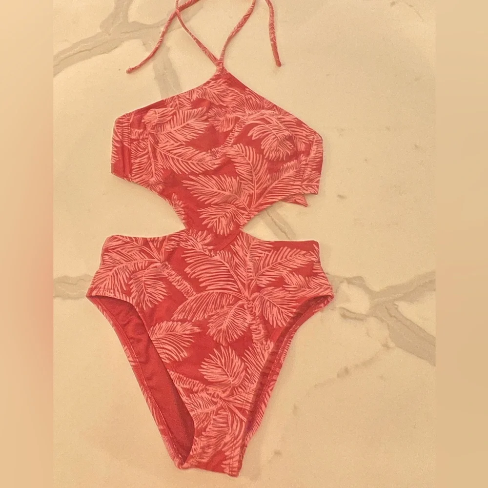 Shade and shore one piece swimsuit - Picture 6 of 6